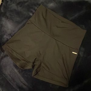 ECHT booty scrunch bike shorts